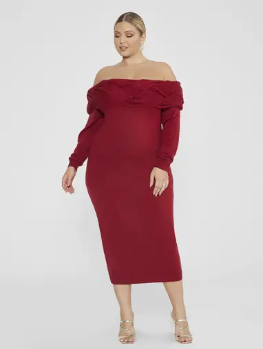 Wedding Guest Outfits for Curvy Ladies