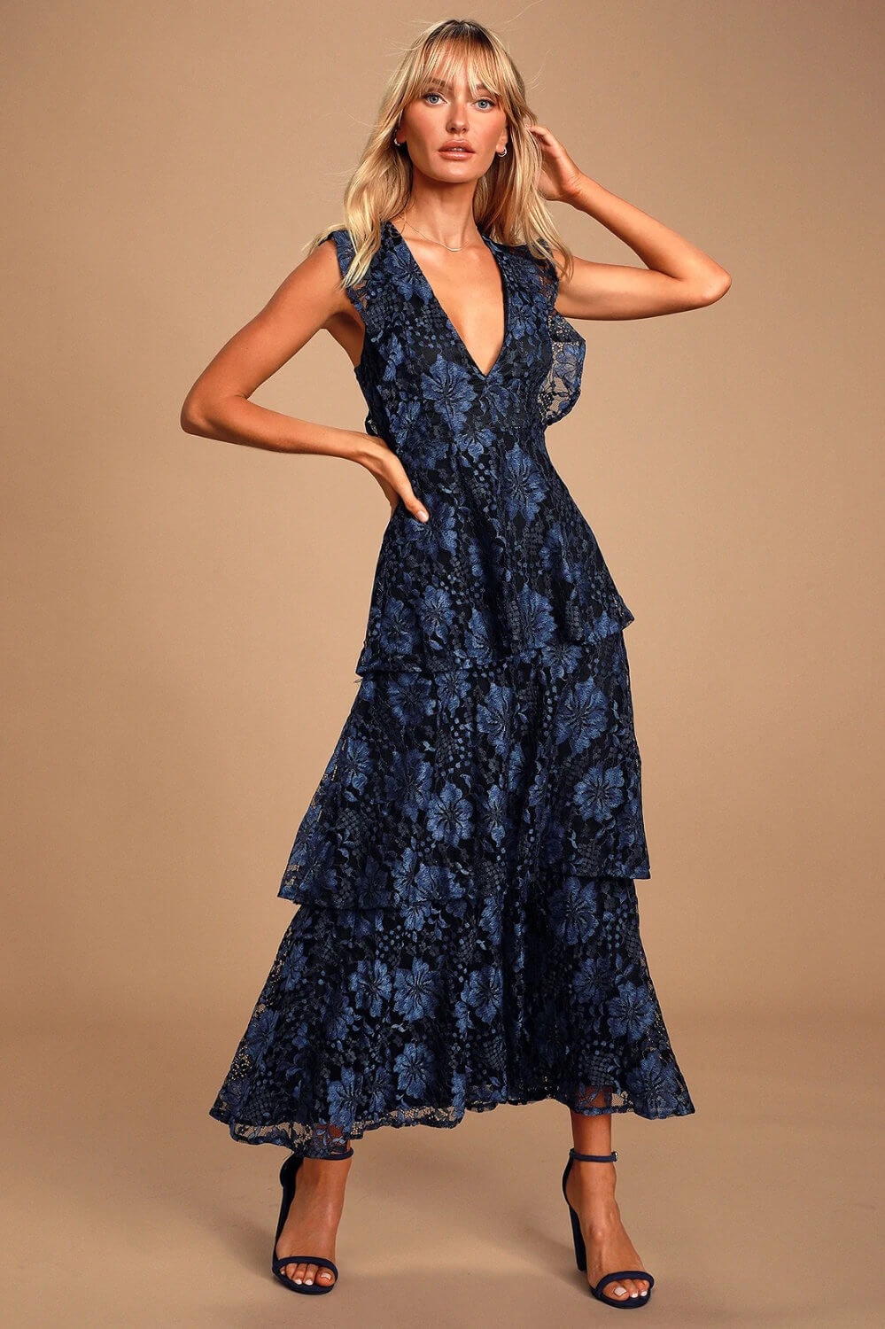 What to Wear to A Wedding as a Guest Female Navy Blue Lace Dress 2